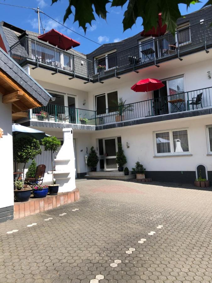 Wein Und Gaestehaus Huels เคิร์ฟ ภายนอก รูปภาพ